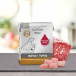 PLATINUM ADULT MENU ΜΑΓΕΙΡΕΥΤΗ ΥΓΡΗ ΤΡΟΦΗ ΣΚΥΛΟΥ ΜΕ ΙΒΗΡΙΚΟ ΧΟΙΡΙΝΟ ΓΑΛΟΠΟΥΛΑ DOGGER.GR
